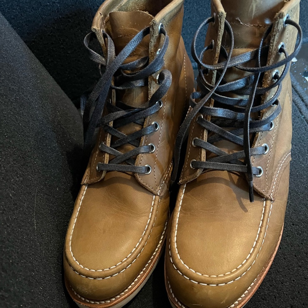 Men’s Tan Baldwin Chippewa Boots size 10.5 like new worn once